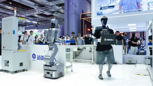 全球首次！多形態通用具身機器人協同常態化作業，越疆“超級工廠”亮相工博會，拓億科技引領新浪潮